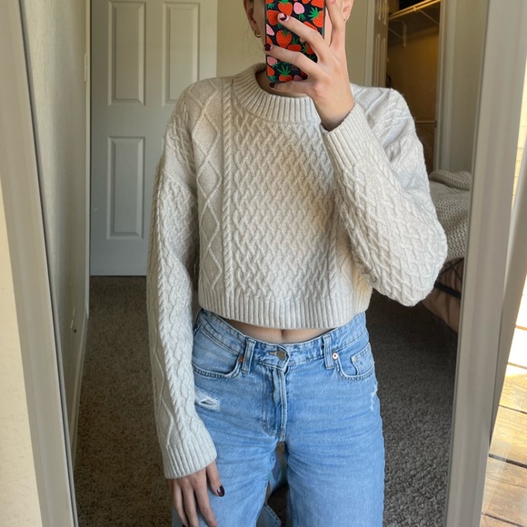 H&M Soft Sweater - Picture 1 of 2